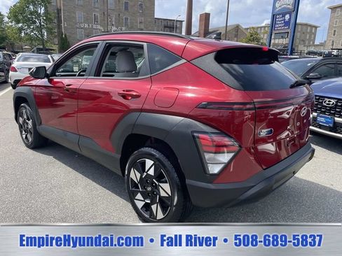 Used 2024 Hyundai Kona SEL AWD/4WD image 7