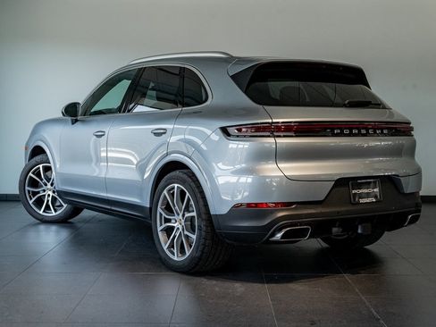 Certified 2024 Porsche Cayenne image 3