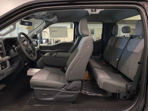 New 2025 Ford F550 4x4 SuperCab Super Duty w/ XLT Value Package image 13