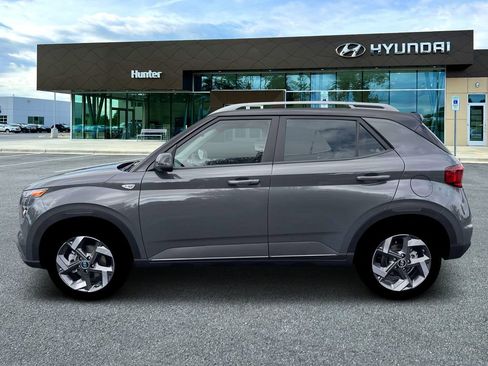 New 2026 Hyundai Venue SEL FWD image 3