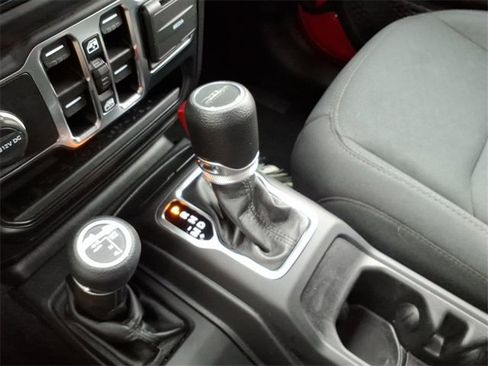 Used 2022 Jeep Gladiator Sport image 22