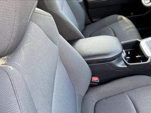 Used 2025 Toyota RAV4 XLE AWD/4WD image 19