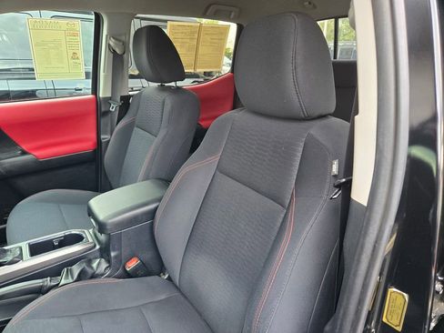 Used 2019 Toyota Tacoma SR5 image 15