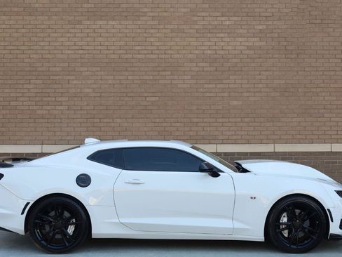 Used 2021 Chevrolet Camaro SS RWD image 3