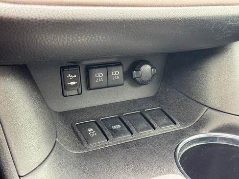 Used 2018 Toyota Highlander XLE image 39