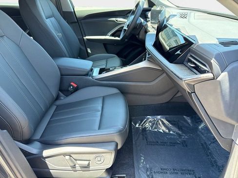 Certified 2025 Audi Q5 Premium w/ Convenience Package AWD/4WD image 10