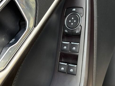 Used 2020 Ford Explorer XLT AWD/4WD image 16