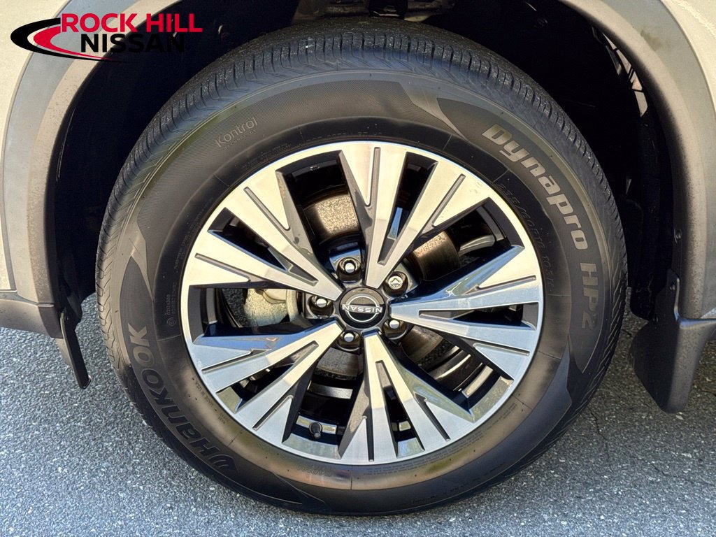 Used 2023 Nissan Rogue SV FWD image 12