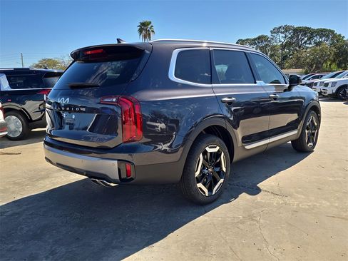 New 2025 Kia Telluride S image 8