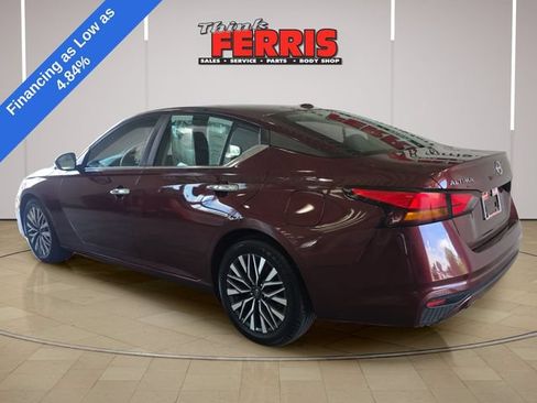 Used 2024 Nissan Altima 2.5 SV FWD image 7