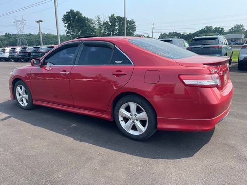 Used 2011 Toyota Camry SE w/ SE Extra-Value Pkg #1 FWD image 5