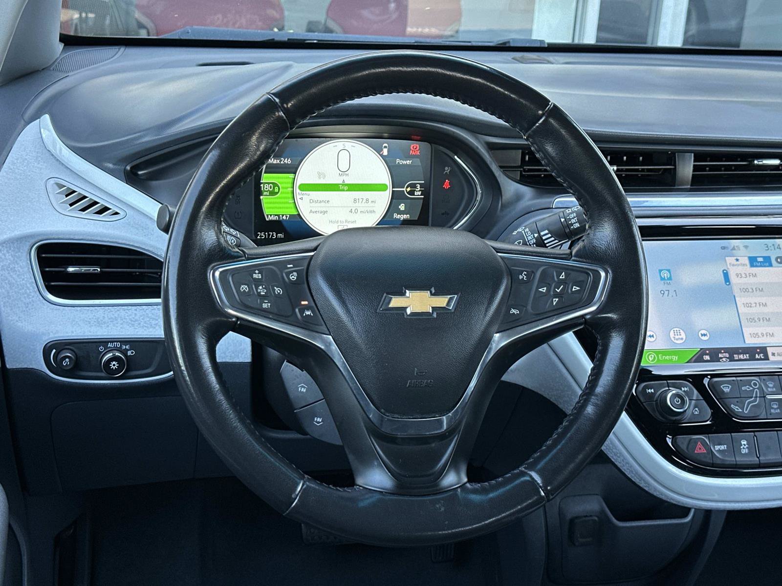 Used 2019 Chevrolet Bolt Premier w/ Infotainment Package FWD image 10