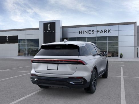 New 2026 Lincoln Nautilus Premier AWD/4WD image 8