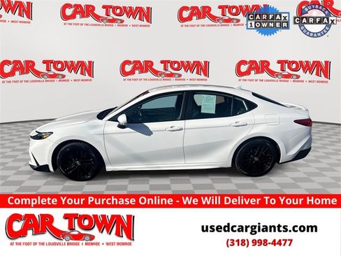 Used 2025 Toyota Camry Hybrid image 1