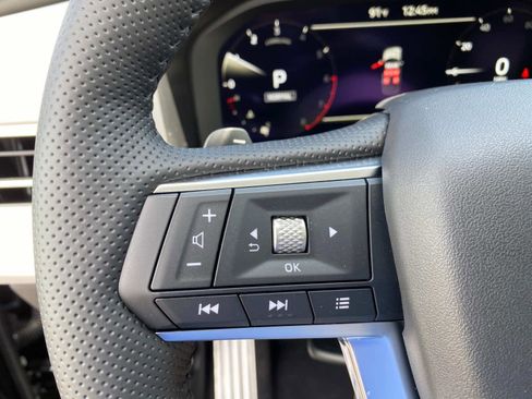 New 2025 Mitsubishi Outlander AWD image 16