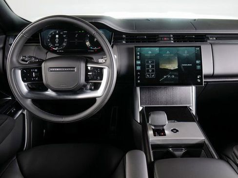 New 2026 Land Rover Range Rover SE image 11