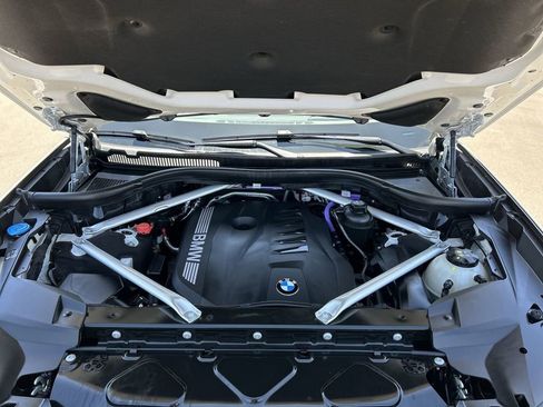 Used 2024 BMW X7 xDrive40i AWD/4WD image 31