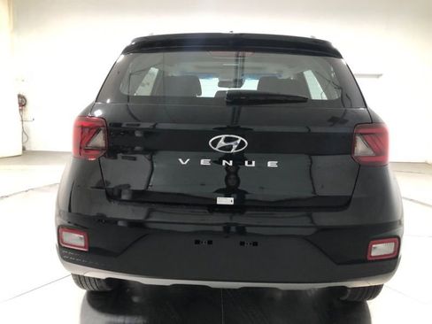 New 2026 Hyundai Venue SEL FWD image 6