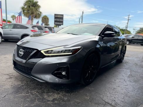 Used 2023 Nissan Maxima SR w/ Sport Mat Group FWD image 6