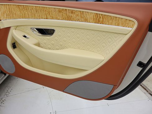 Used 2020 Bentley Continental GT image 57