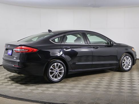 Used 2020 Ford Fusion SE image 7