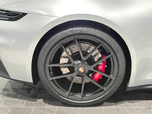 Used 2025 Porsche 911 Carrera 4 GTS image 11