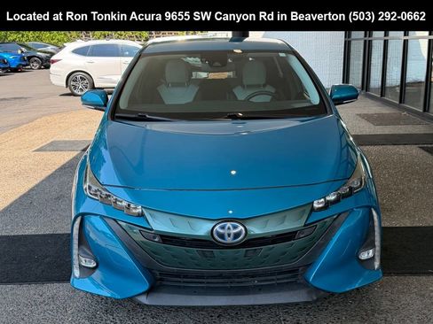 Used 2018 Toyota Prius Prime Advanced w/ Carpet Mat Package FWD image 3