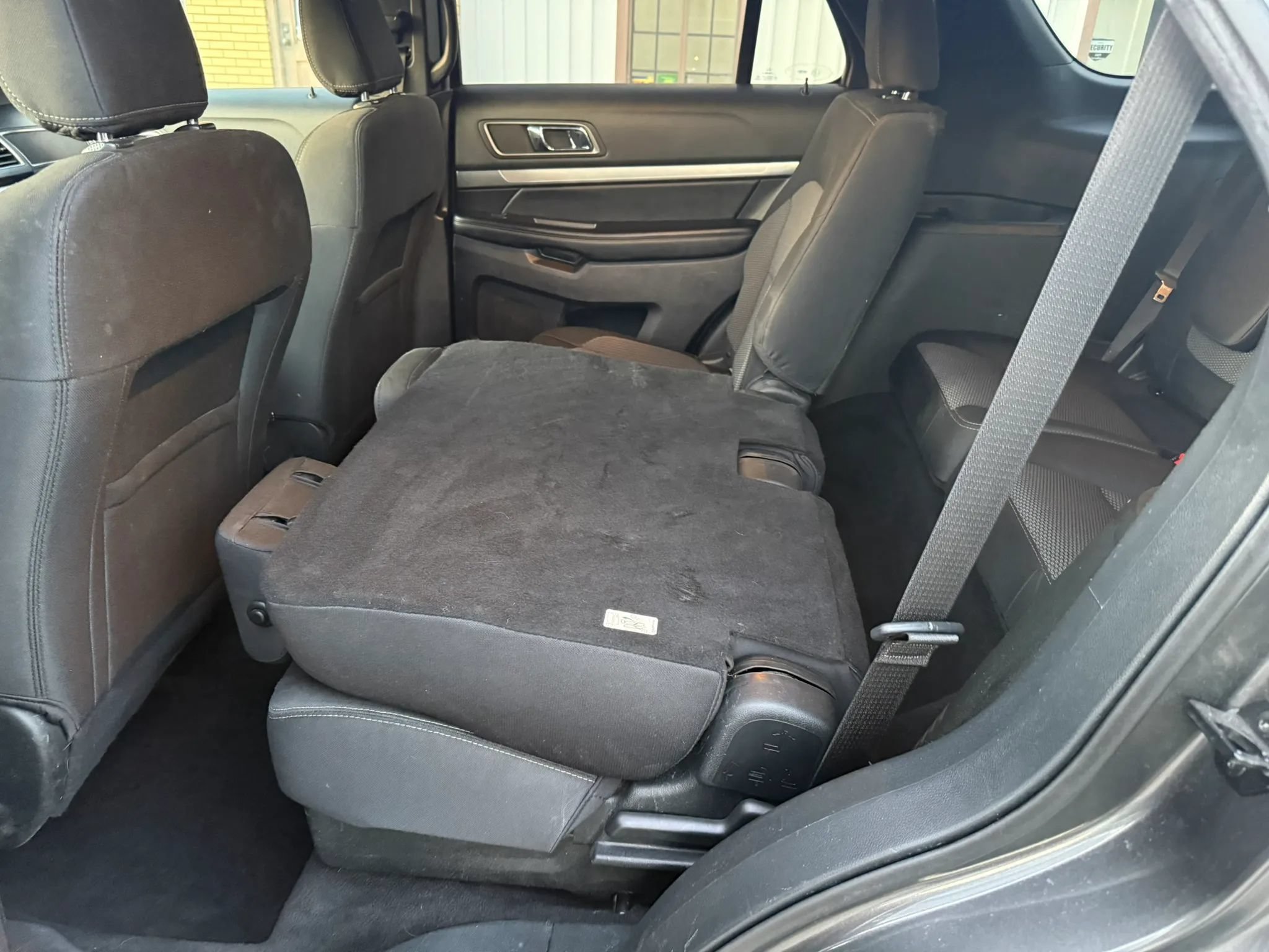 Used 2018 Ford Explorer XLT AWD/4WD image 15