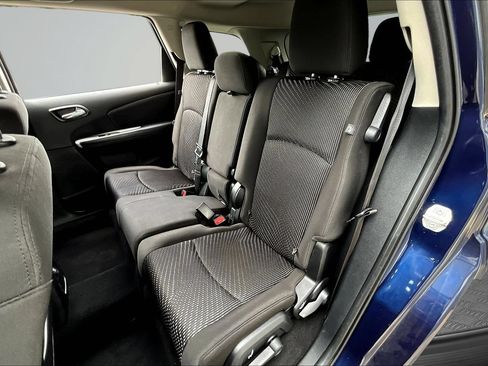Used 2020 Dodge Journey SE w/ SE Popular Equipment Group FWD image 18
