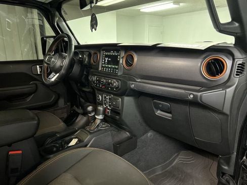 Used 2023 Jeep Gladiator Mojave w/ Trailer Tow Package AWD/4WD image 29