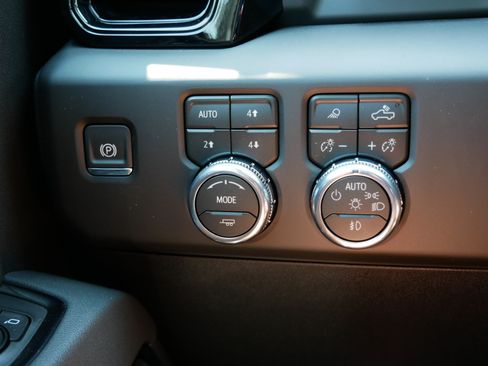 New 2026 GMC Sierra 2500 AT4 w/ AT4 Premium Plus Package AWD/4WD image 22