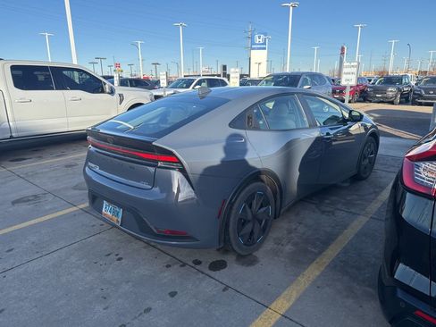 Used 2024 Toyota Prius LE image 3