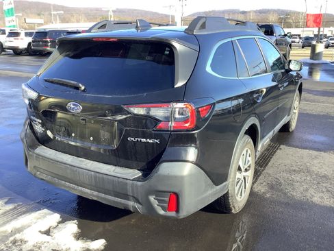 Used 2022 Subaru Outback Premium image 2