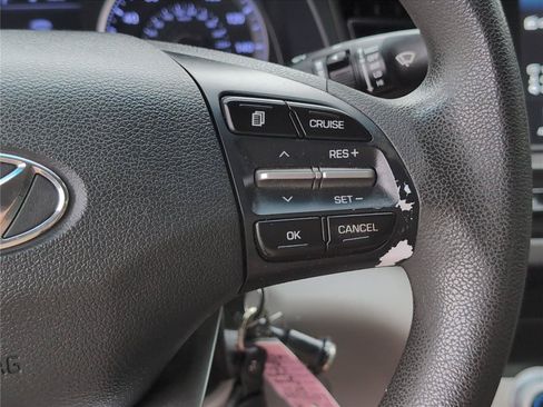 Used 2020 Hyundai Elantra SEL FWD image 29