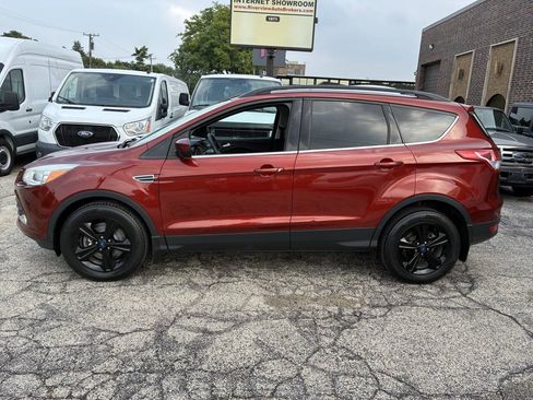 Used 2016 Ford Escape SE w/ Equipment Group 201A AWD/4WD image 9