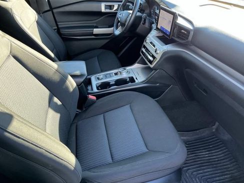 Used 2022 Ford Explorer XLT w/ Class IV Trailer Tow Package AWD/4WD image 24
