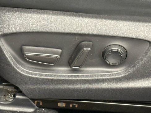 Used 2022 Toyota Prius Prime XLE image 17