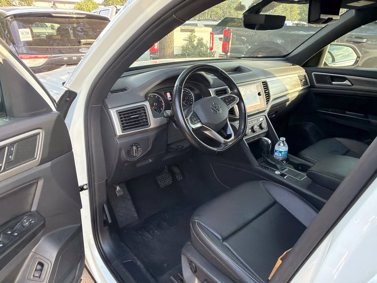 Used 2020 Volkswagen Atlas Cross Sport SE FWD image 4