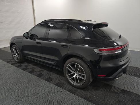Used 2023 Porsche Macan AWD/4WD image 4