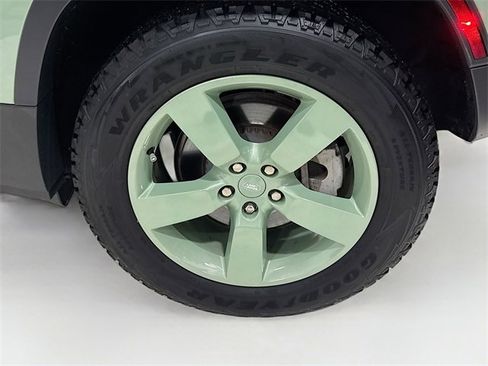Used 2023 Land Rover Defender 110 75th Limited Edition image 33