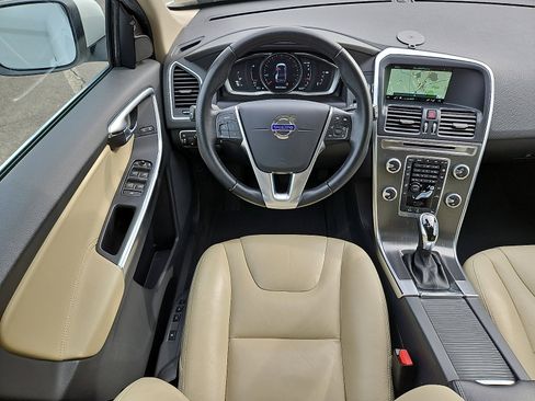 Used 2016 Volvo XC60 T6 w/ Protection Package image 11