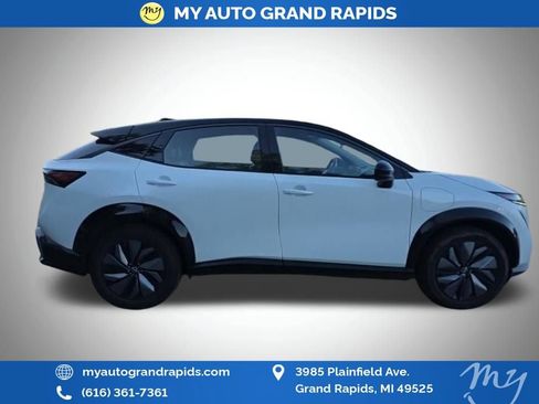 Used 2024 Nissan Ariya AWD image 2