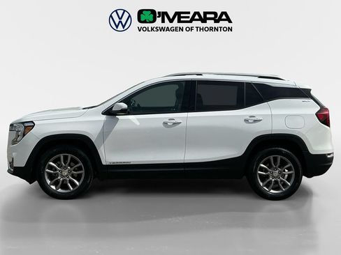 Used 2024 GMC Terrain SLT AWD/4WD image 2