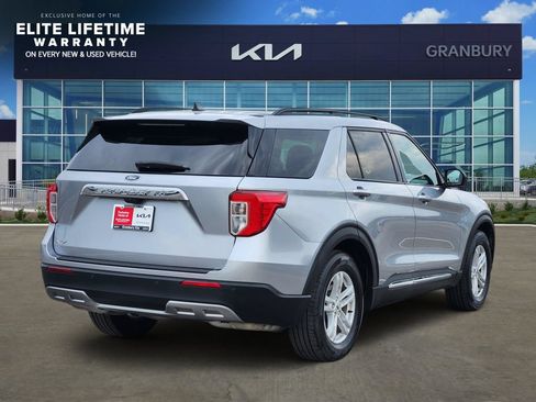 Used 2024 Ford Explorer XLT w/ Equipment Group 202A RWD image 5