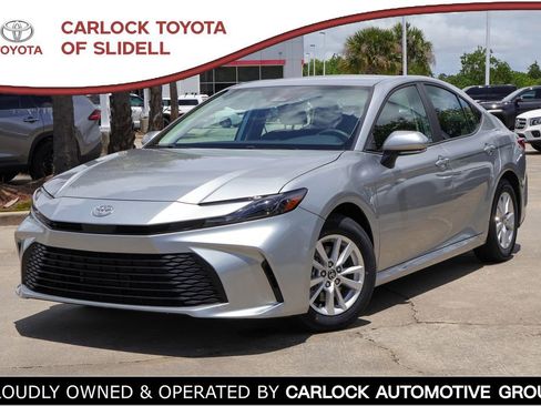 Used 2025 Toyota Camry LE FWD image 1