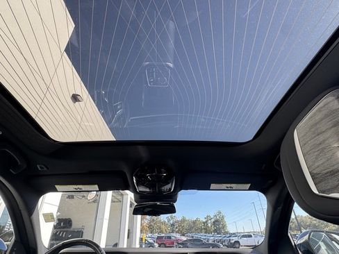 Used 2024 BMW 760i xDrive w/ Executive Package image 4