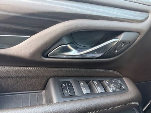 Used 2021 GMC Yukon Denali w/ Denali Premium Package image 27