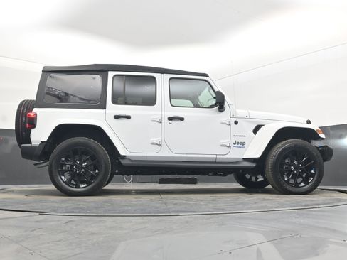 Used 2022 Jeep Wrangler Unlimited Sahara image 27