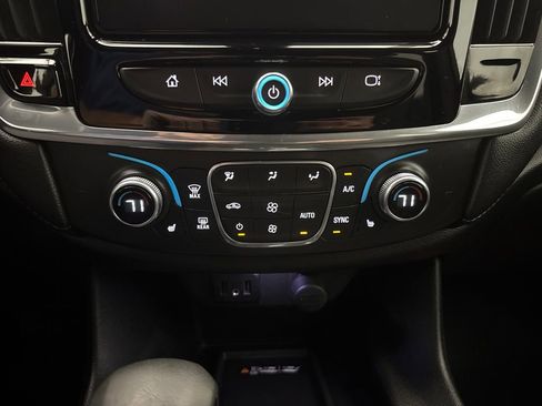Used 2022 Chevrolet Traverse LT AWD/4WD image 34