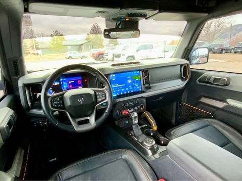 Used 2022 Ford Bronco Badlands image 32